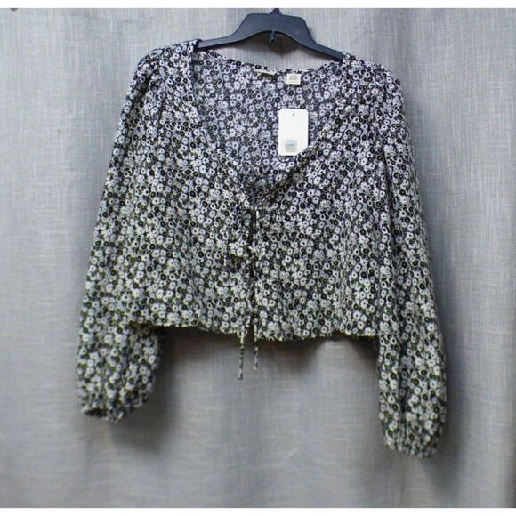 Levi’s Trendy Plus Size Embry Tie Blouse, Black, 2X - Picture 11 of 12